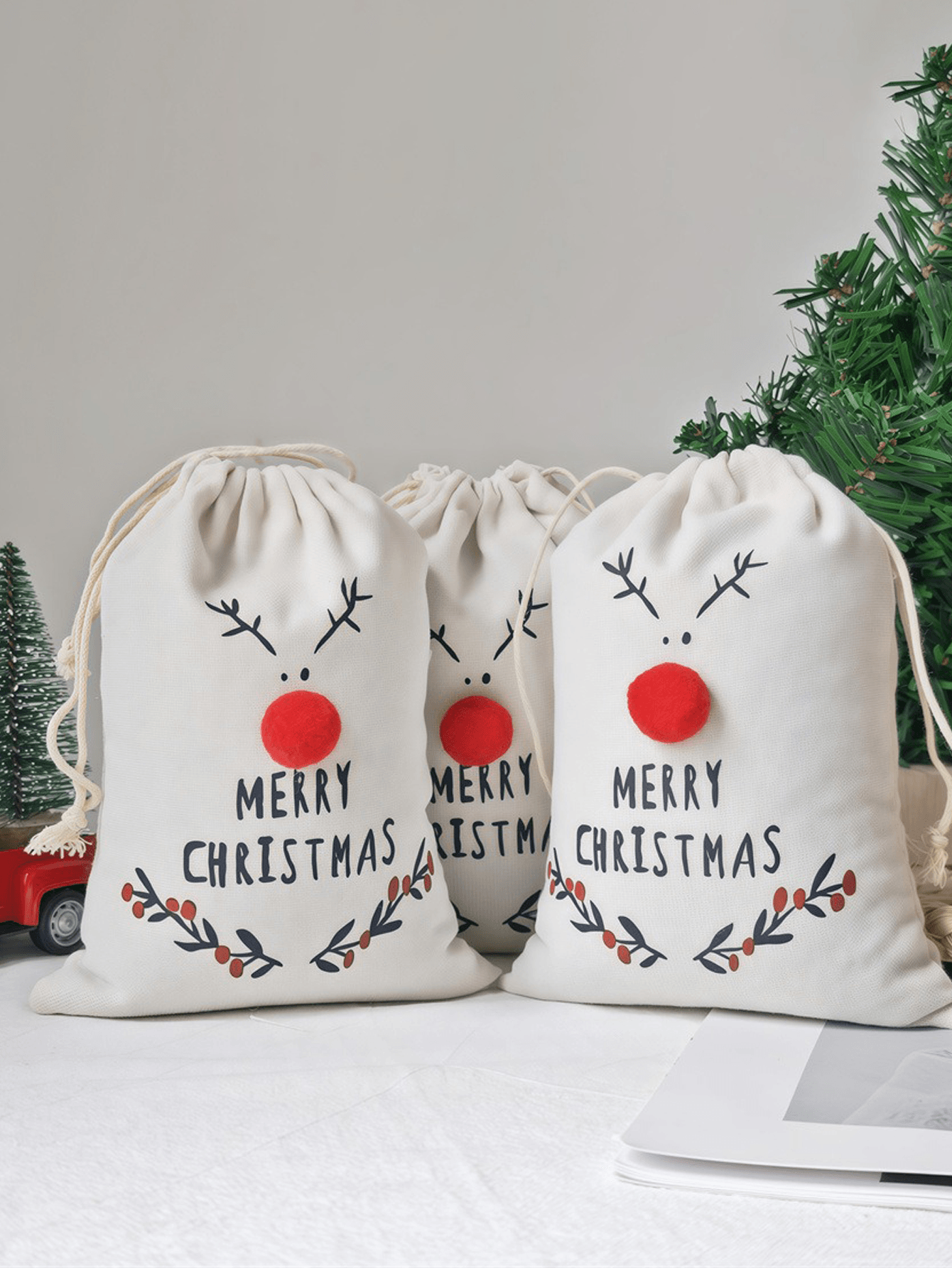 DIY Christmas Reindeer Canvas Gift Bag
